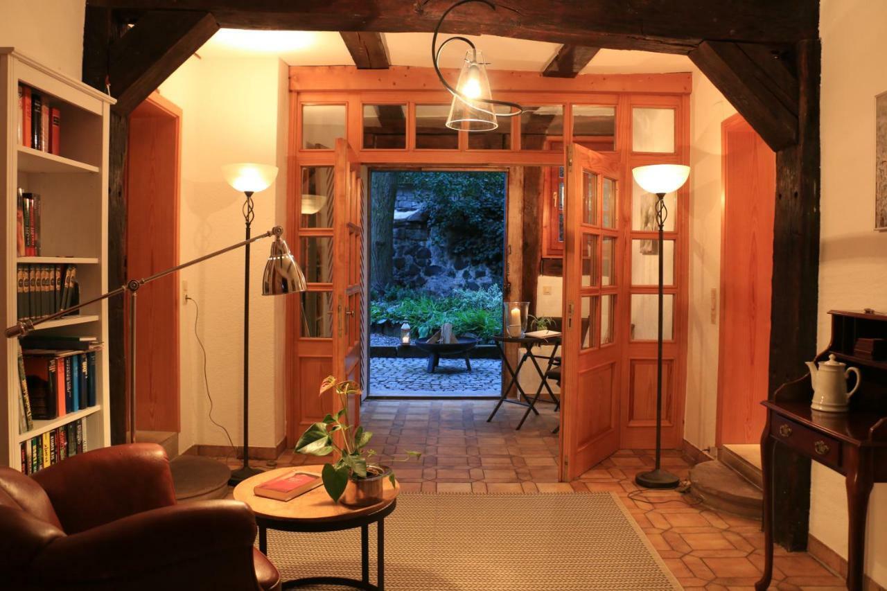 Alte Pfarre Gudensberg Apartment Bagian luar foto