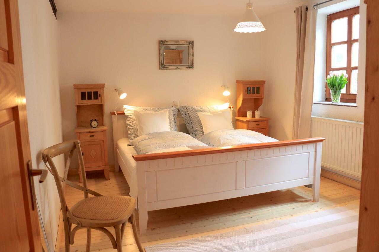 Alte Pfarre Gudensberg Apartment Bagian luar foto